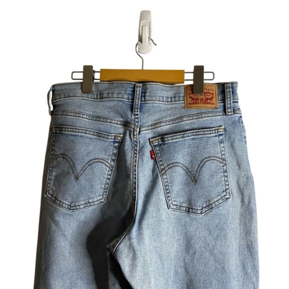 Levi's Women's Wedgie Straight Bridge of Bellflower Denim Jeans in Light Indigo - Picture 10 of 13